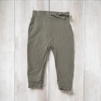 Keki színű legging