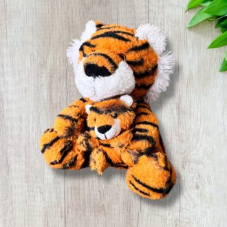 Tigris mama kicsinyével